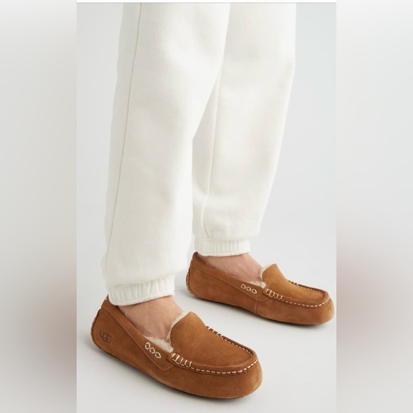 NWT Ugg Ansley Slippers, Size 8 - Picture 1 of 5
